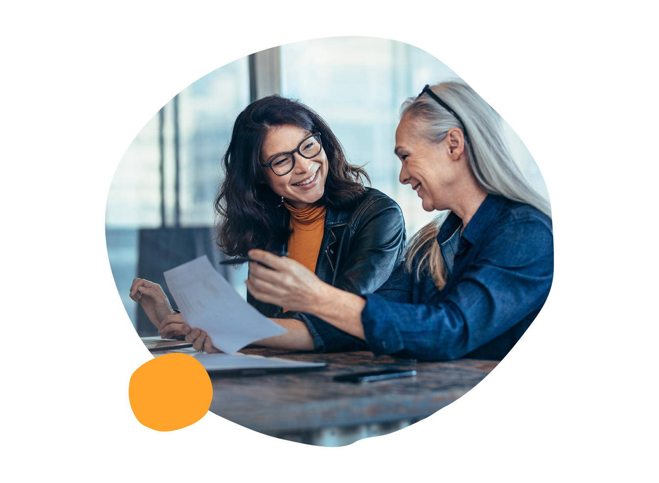 women-collaborating, business-meeting